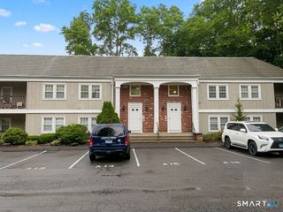 10 Scuppo Road A10, Danbury, CT 06811