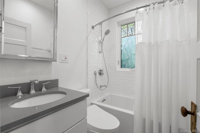 49 Weaver Street, Larchmont, NY 10538