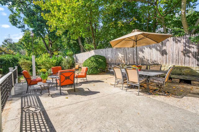 49 Weaver Street, Larchmont, NY 10538