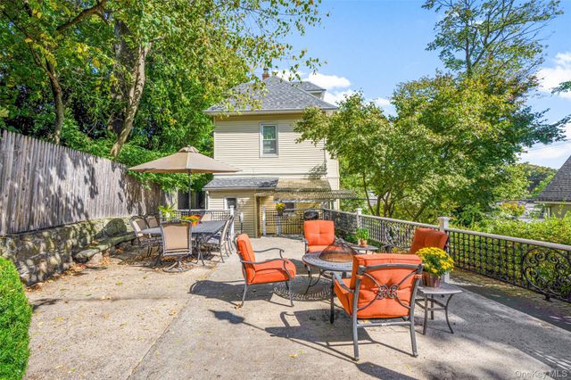 49 Weaver Street, Larchmont, NY 10538