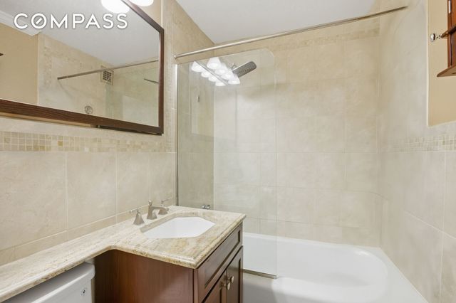 345 E 81st St Apt 8G, New York City, NY 10028