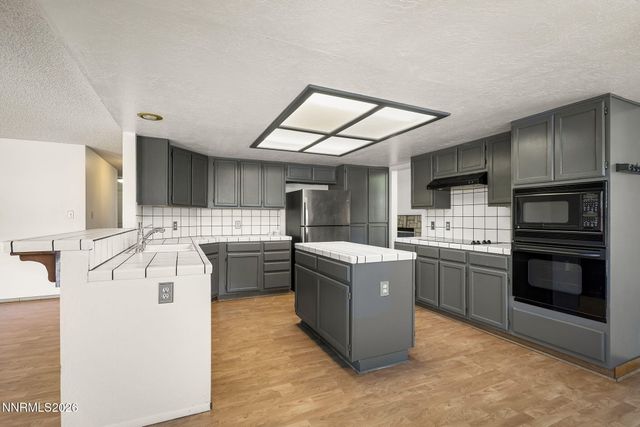2152 Wabash Circle, Sparks, NV 89434
