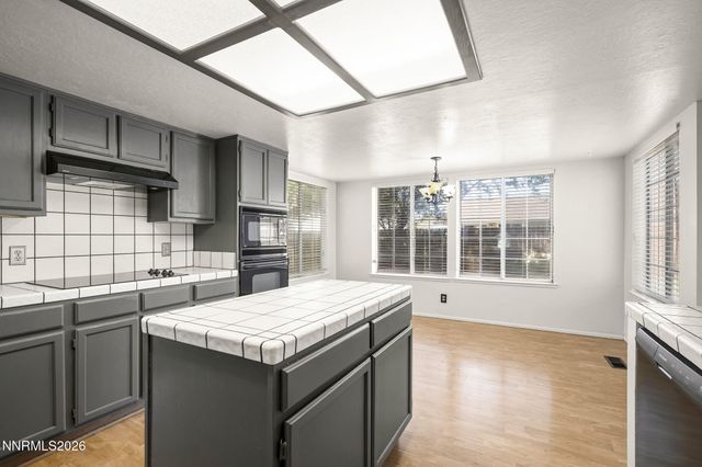 2152 Wabash Circle, Sparks, NV 89434