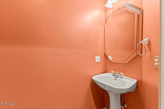 1801 Bramblewood Drive, Kingsport, TN 37660