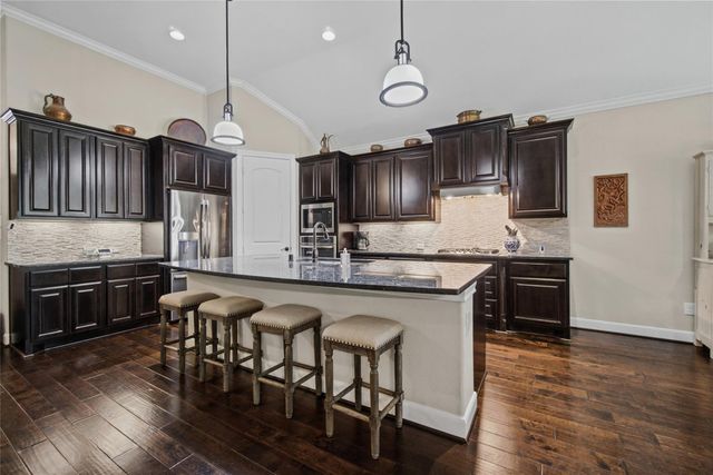 127 Mountain Laurel Drive, Montgomery, TX 77316