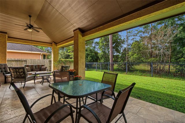 127 Mountain Laurel Drive, Montgomery, TX 77316