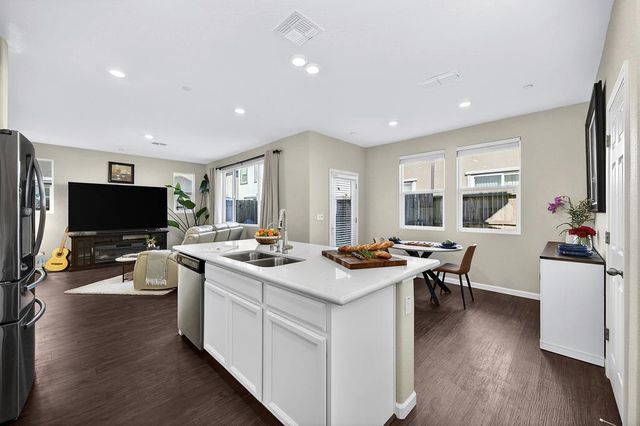 4264 Emerald Gate Ln, Folsom, CA 95630