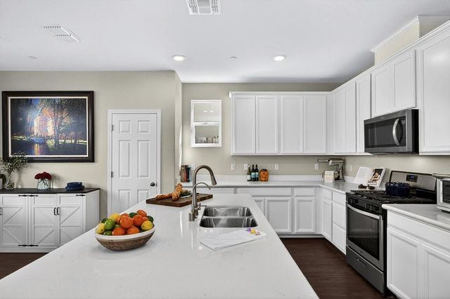 4264 Emerald Gate Ln, Folsom, CA 95630