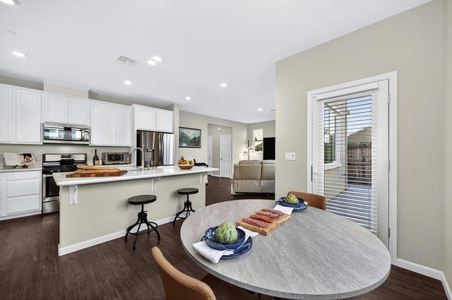 4264 Emerald Gate Ln, Folsom, CA 95630