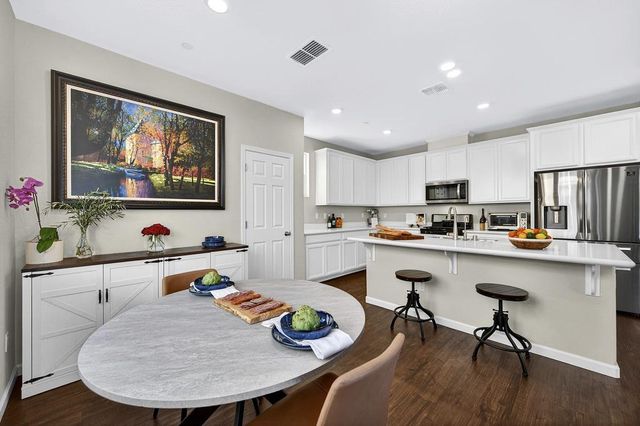 4264 Emerald Gate Ln, Folsom, CA 95630