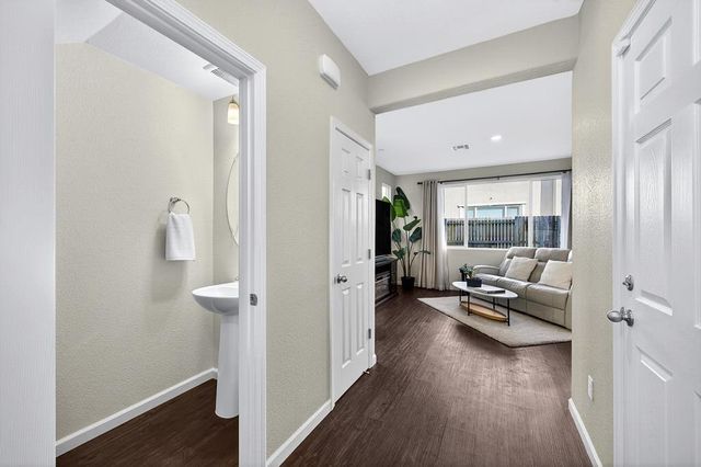 4264 Emerald Gate Ln, Folsom, CA 95630