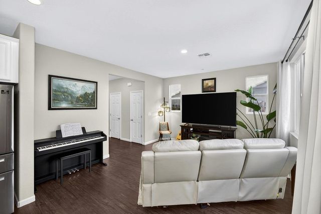 4264 Emerald Gate Ln, Folsom, CA 95630