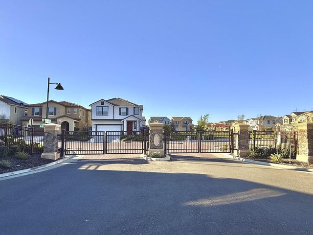 4264 Emerald Gate Ln, Folsom, CA 95630