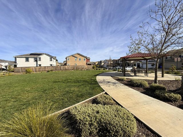 4264 Emerald Gate Ln, Folsom, CA 95630