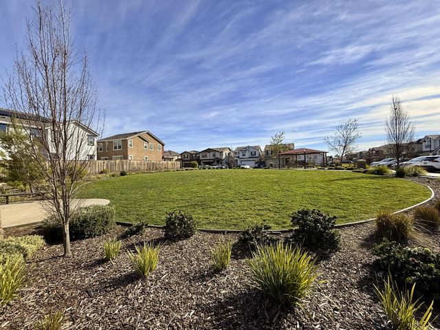 4264 Emerald Gate Ln, Folsom, CA 95630