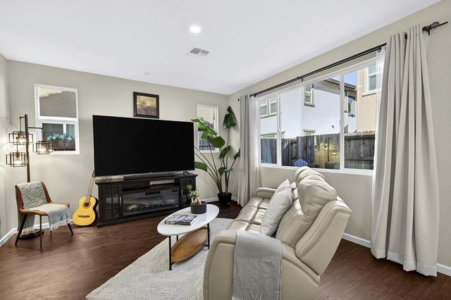 4264 Emerald Gate Ln, Folsom, CA 95630