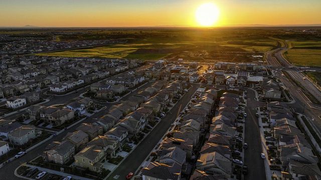 4264 Emerald Gate Ln, Folsom, CA 95630