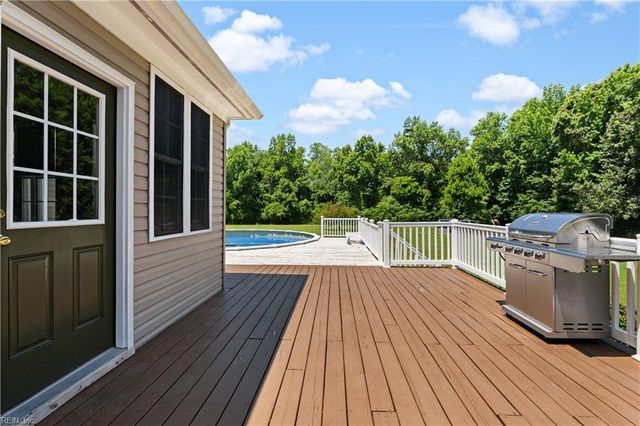 21418 Tan RD, Smithfield, VA 23430