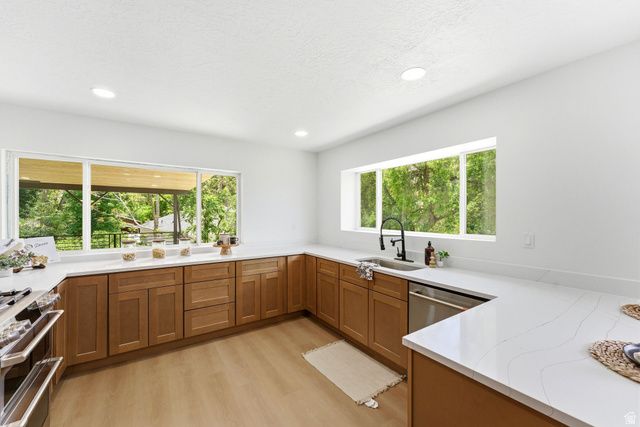 4215 S HOLLADAY BLVD, Holladay, UT 84124