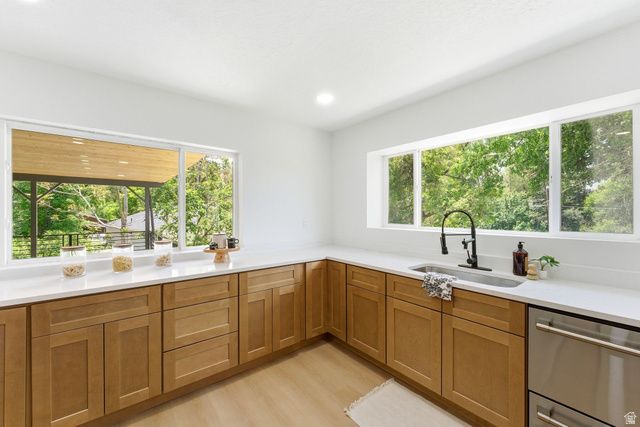 4215 S HOLLADAY BLVD, Holladay, UT 84124