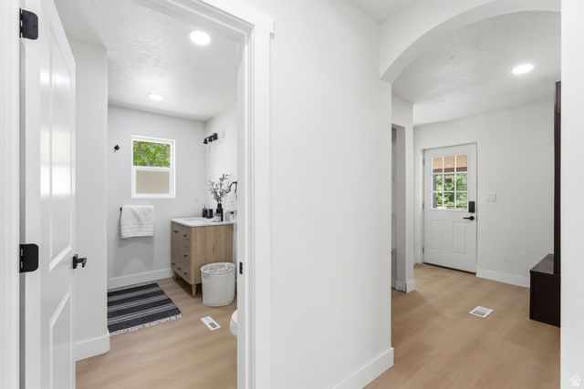 4215 S HOLLADAY BLVD, Holladay, UT 84124