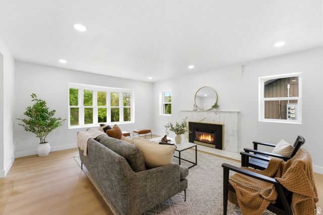 4215 S HOLLADAY BLVD, Holladay, UT 84124