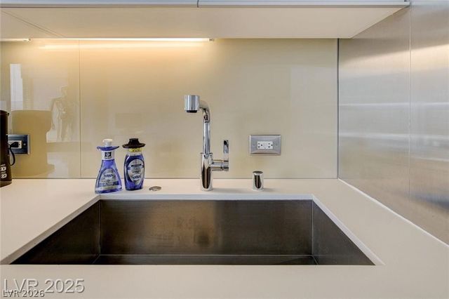 3722 South Las Vegas Boulevard 1010, Las Vegas, NV 89158