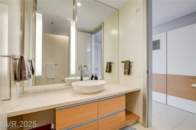 3722 South Las Vegas Boulevard 1010, Las Vegas, NV 89158