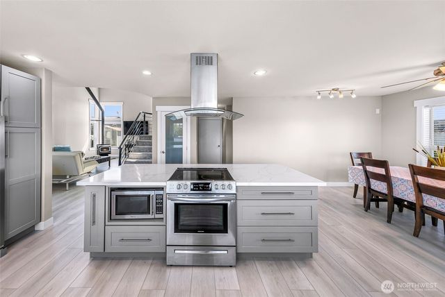 4431 Saltspring Drive, Ferndale, WA 98248