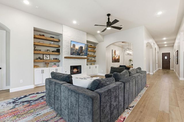 512 Choke Canyon LN, Georgetown, TX 78628