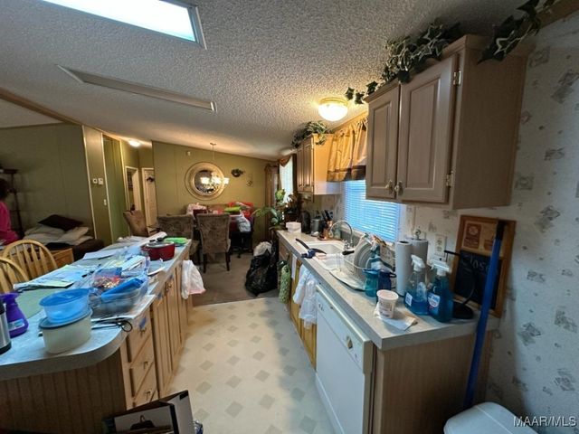 392 County Road 517 ., Valley Grande, AL 36703