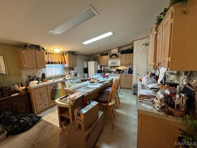 392 County Road 517 ., Valley Grande, AL 36703