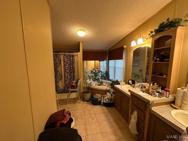 392 County Road 517 ., Valley Grande, AL 36703