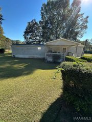 392 County Road 517 ., Valley Grande, AL 36703