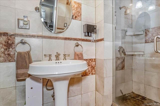 58-29 60th Lane, Maspeth, NY 11378