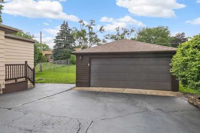 310 Rosewood Avenue, Buffalo Grove, IL 60089