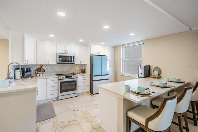 1400 GULF BOULEVARD 109, Clearwater Beach, FL 33767