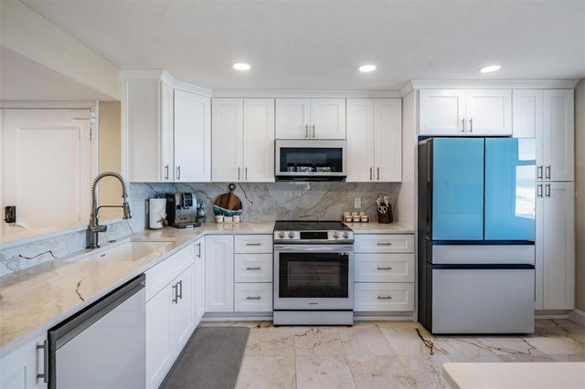 1400 GULF BOULEVARD 109, Clearwater Beach, FL 33767