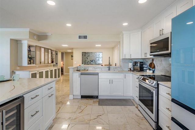 1400 GULF BOULEVARD 109, Clearwater Beach, FL 33767