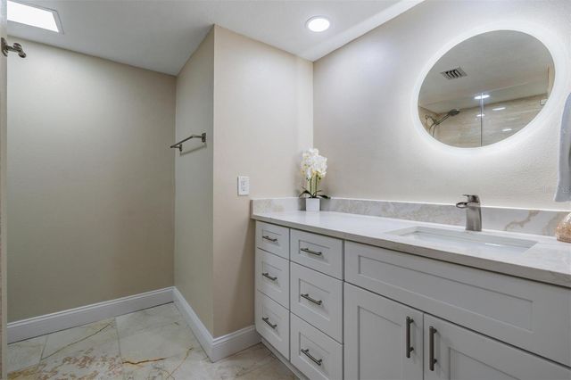 1400 GULF BOULEVARD 109, Clearwater Beach, FL 33767