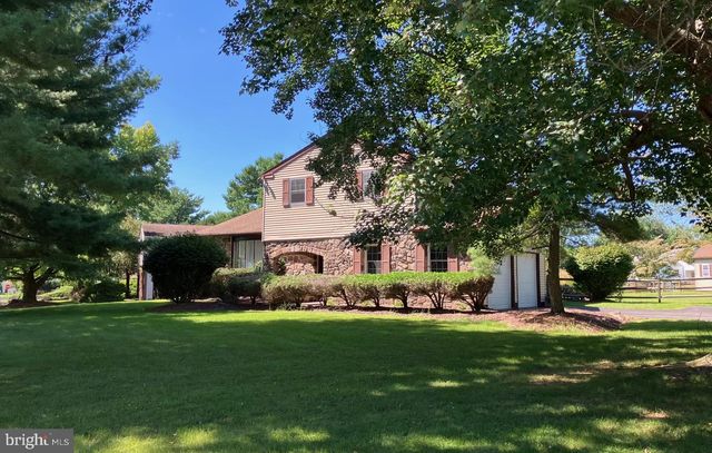 7 CARMELITA DR, Richboro, PA 18954