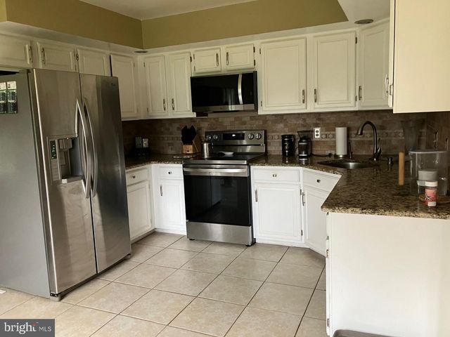 7 CARMELITA DR, Richboro, PA 18954
