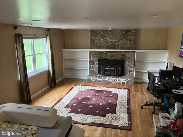 7 CARMELITA DR, Richboro, PA 18954