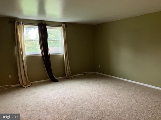 7 CARMELITA DR, Richboro, PA 18954