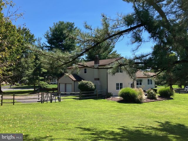 7 CARMELITA DR, Richboro, PA 18954
