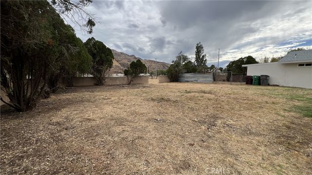 488 E Victory Avenue, Banning, CA 92220