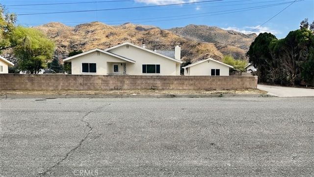 488 E Victory Avenue, Banning, CA 92220