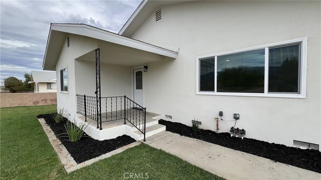488 E Victory Avenue, Banning, CA 92220