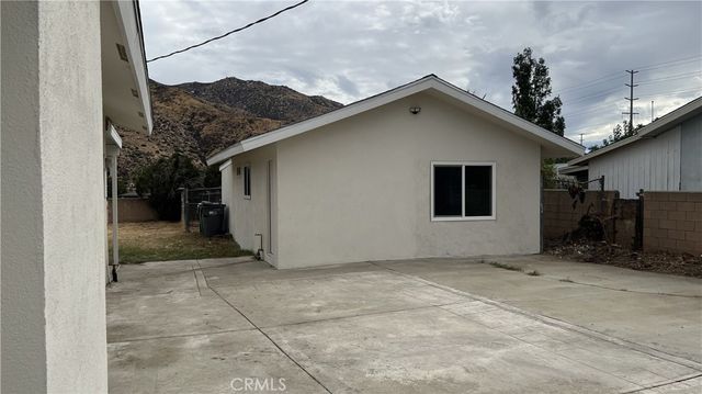 488 E Victory Avenue, Banning, CA 92220