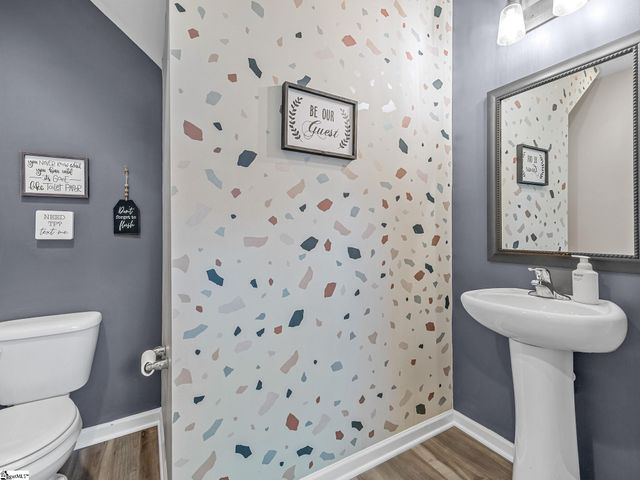 655 Autumn Breeze Walk, Inman, SC 33153